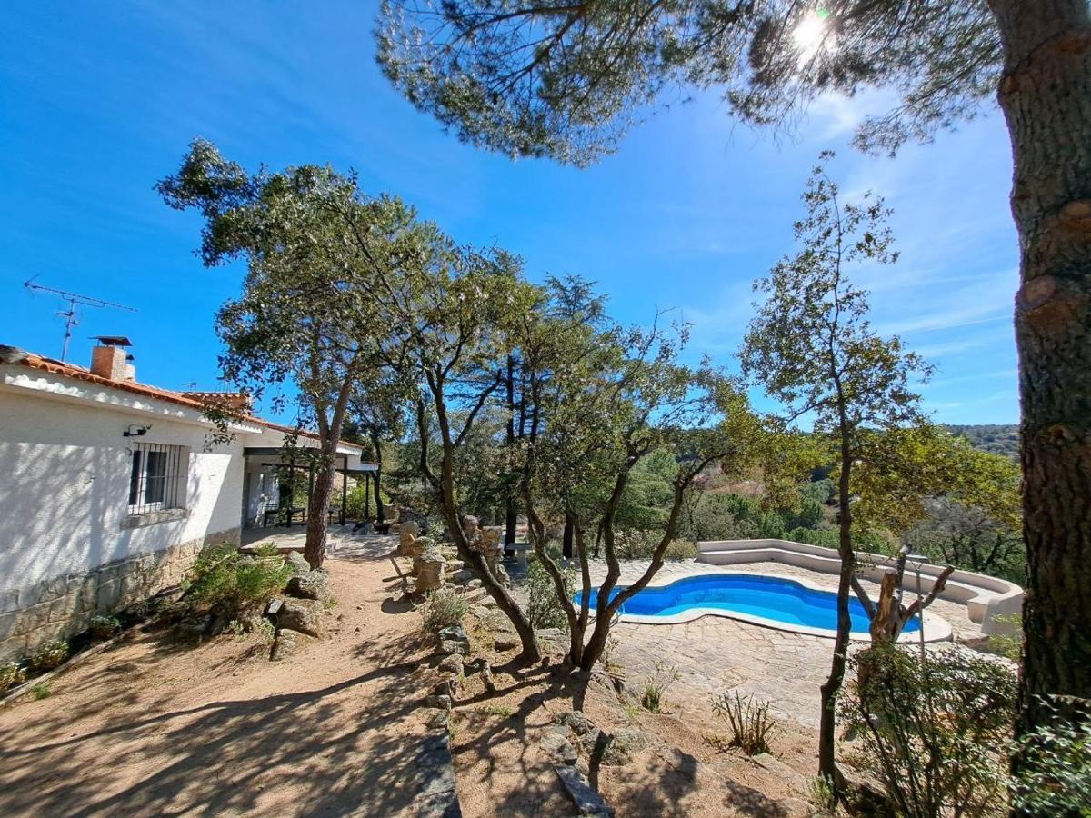 Chalet Con Piscina En Torrelodones Bagian luar foto