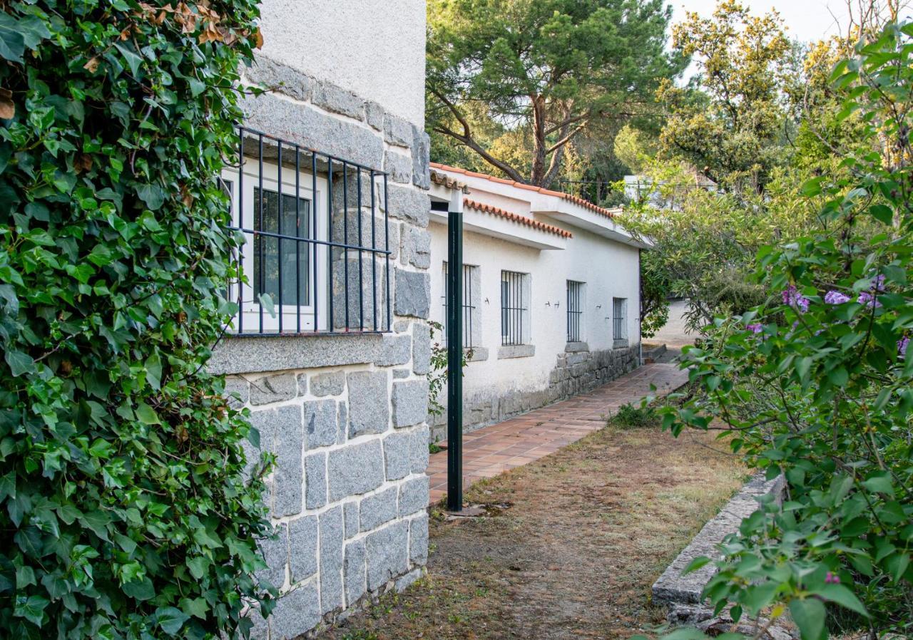 Chalet Con Piscina En Torrelodones Bagian luar foto
