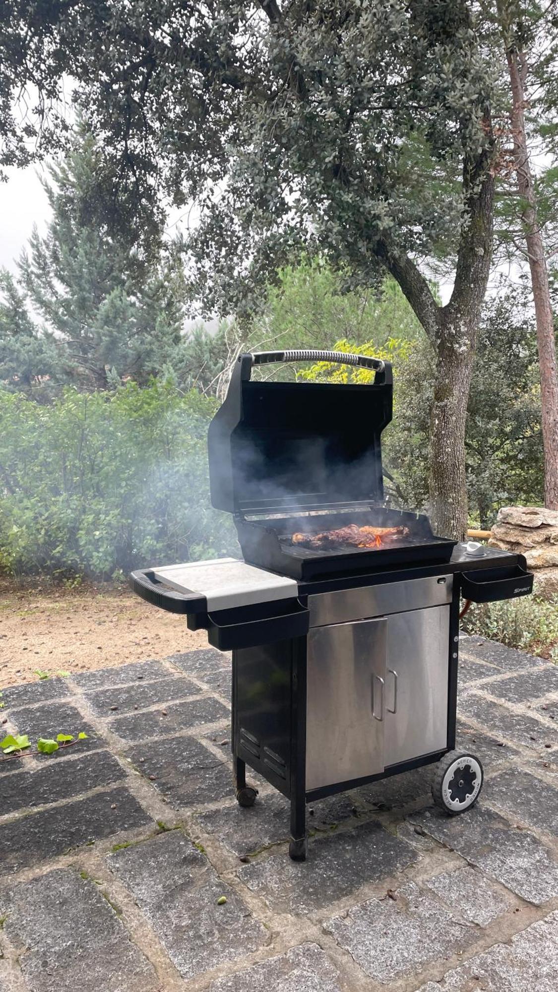 Chalet Con Piscina En Torrelodones Bagian luar foto