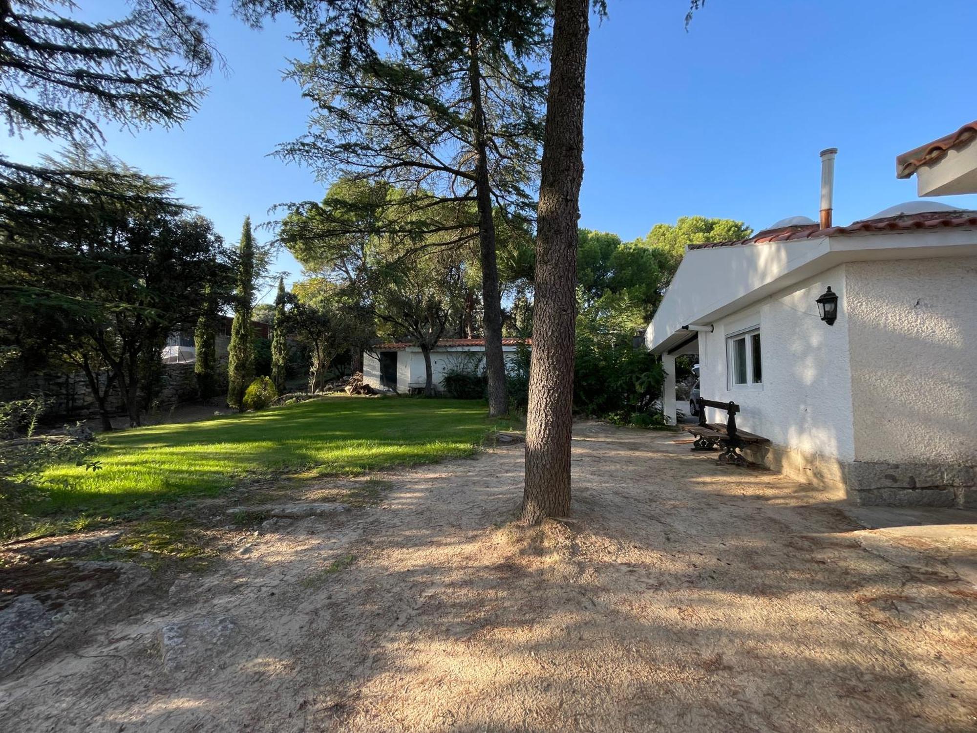 Chalet Con Piscina En Torrelodones Bagian luar foto
