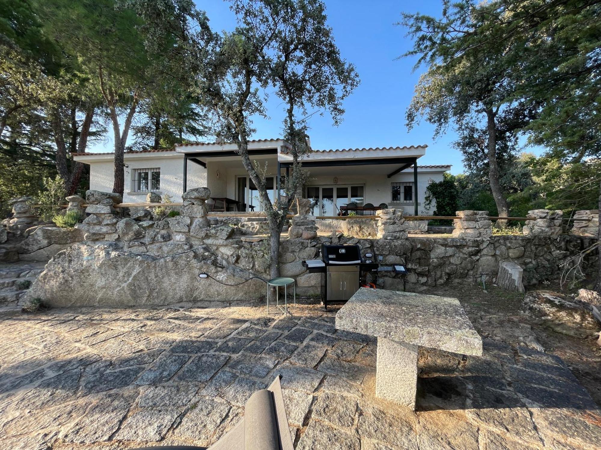 Chalet Con Piscina En Torrelodones Bagian luar foto