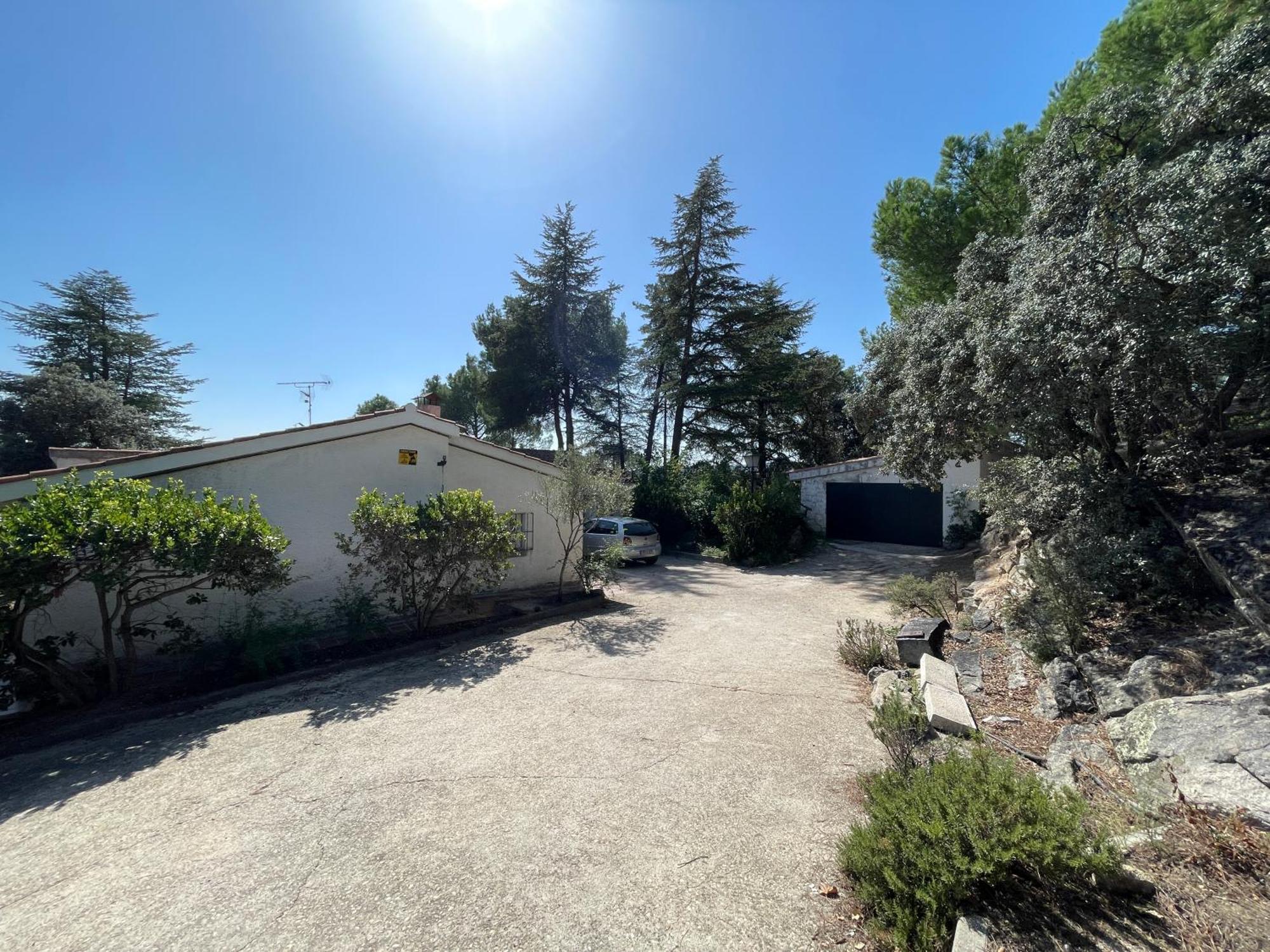Chalet Con Piscina En Torrelodones Bagian luar foto
