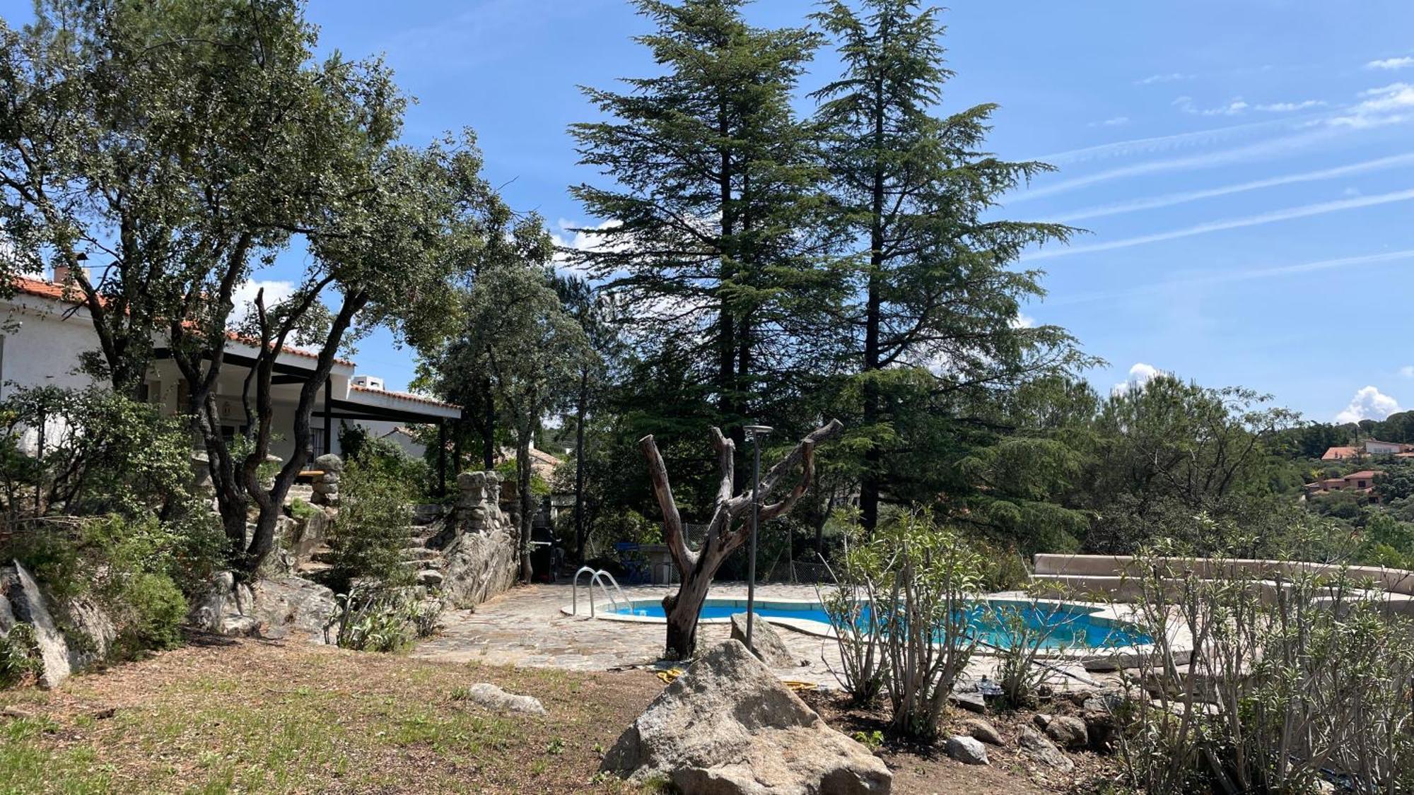 Chalet Con Piscina En Torrelodones Bagian luar foto