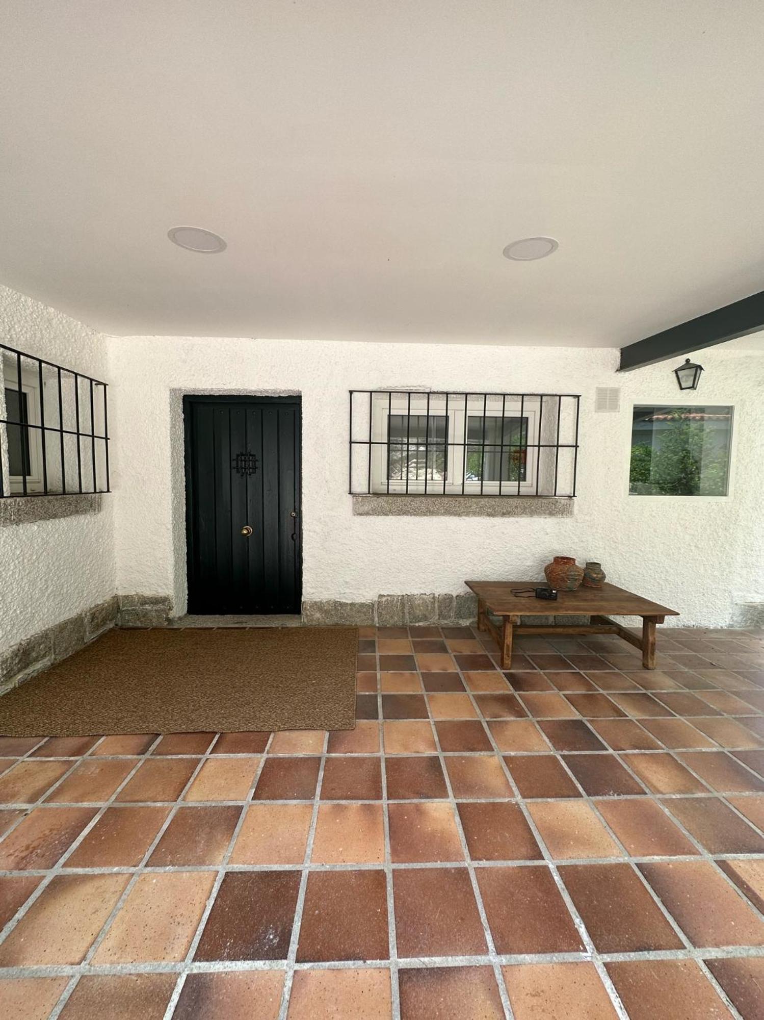 Chalet Con Piscina En Torrelodones Bagian luar foto