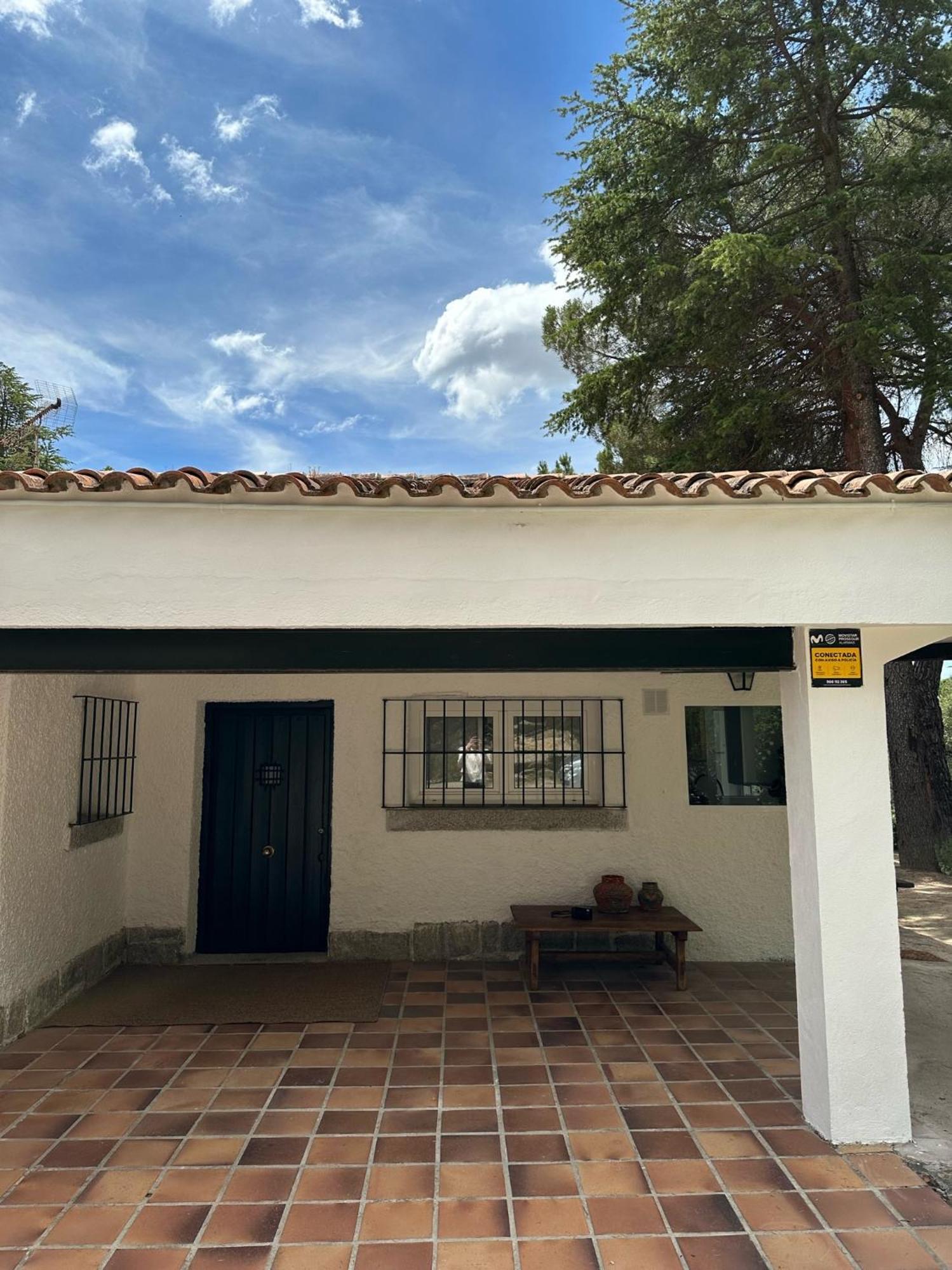 Chalet Con Piscina En Torrelodones Bagian luar foto